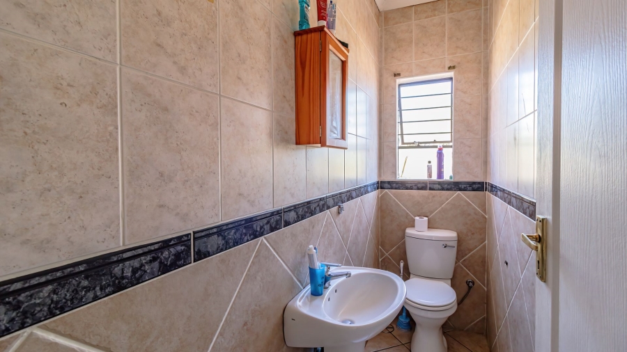 2 Bedroom Property for Sale in Liefde en Vrede Gauteng