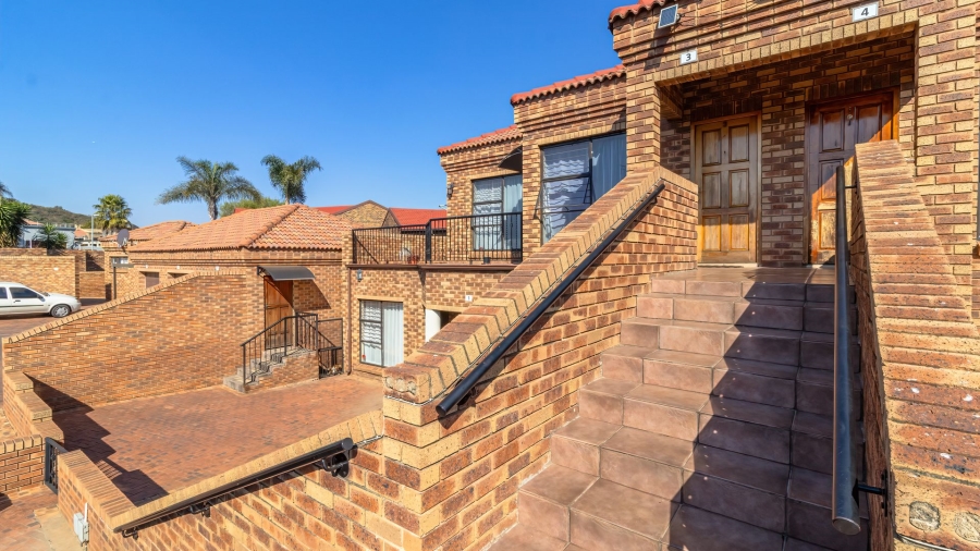 2 Bedroom Property for Sale in Liefde en Vrede Gauteng