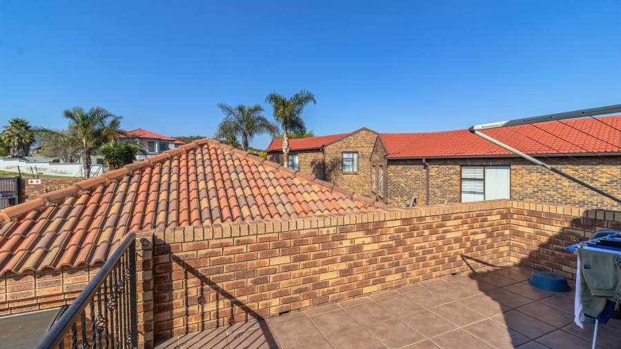 2 Bedroom Property for Sale in Liefde en Vrede Gauteng