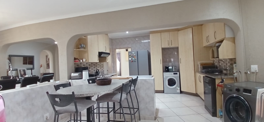 3 Bedroom Property for Sale in Meredale Gauteng