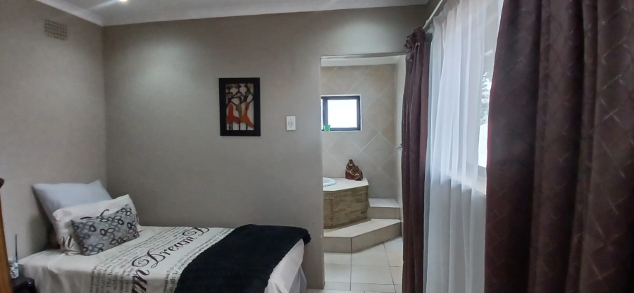 3 Bedroom Property for Sale in Meredale Gauteng