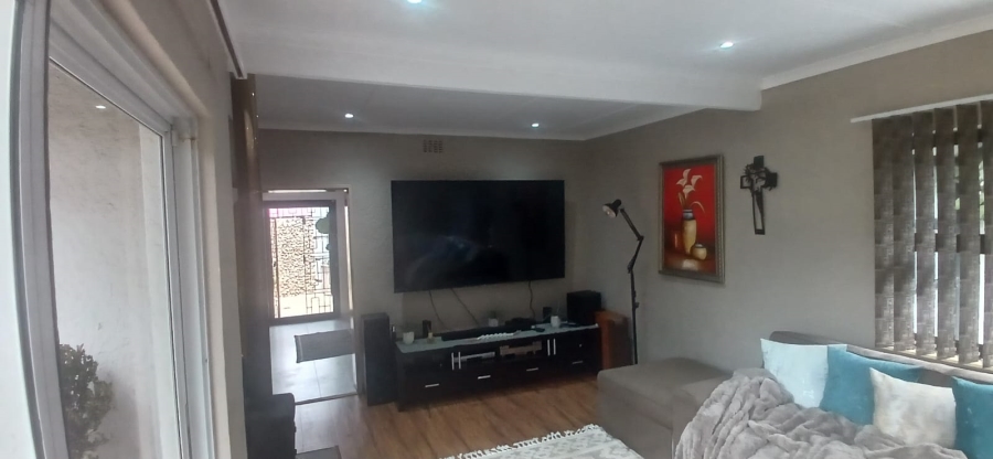 3 Bedroom Property for Sale in Meredale Gauteng