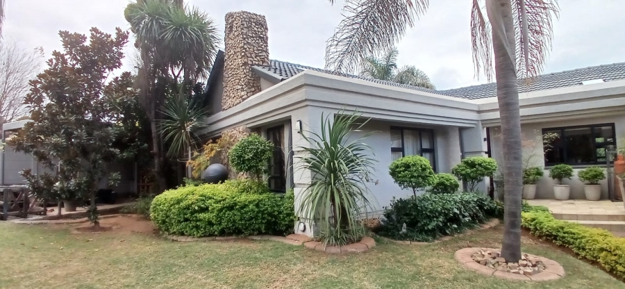 3 Bedroom Property for Sale in Meredale Gauteng