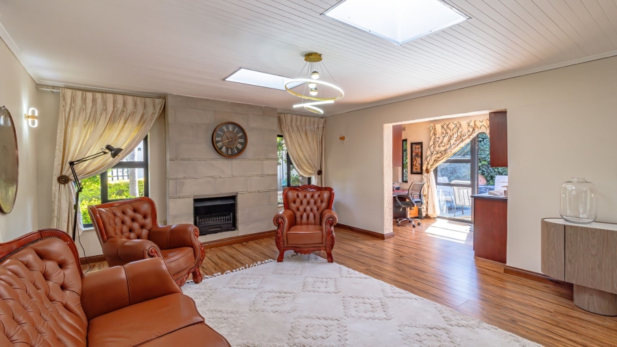 4 Bedroom Property for Sale in Meredale Gauteng