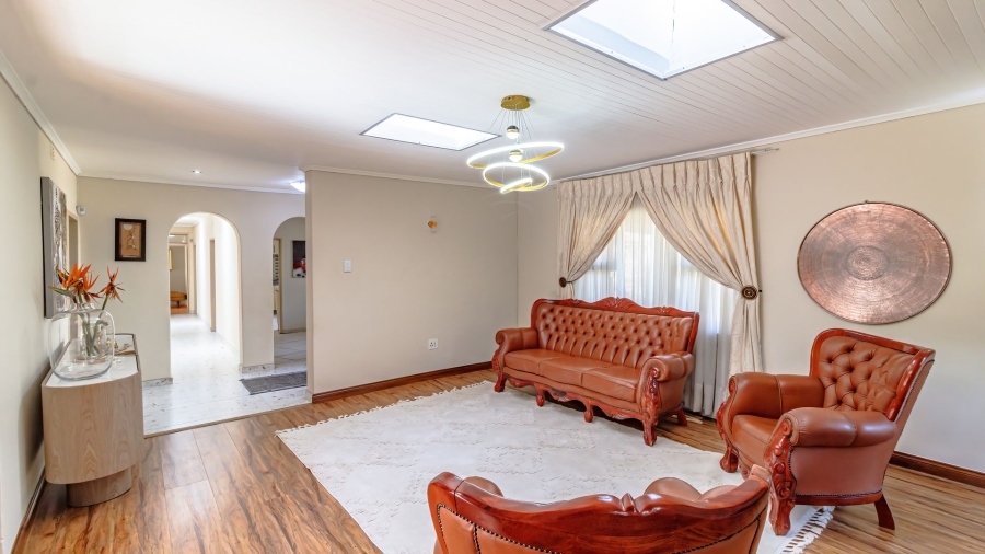 4 Bedroom Property for Sale in Meredale Gauteng