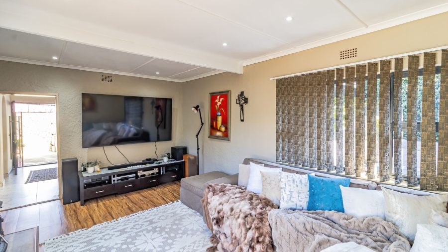 4 Bedroom Property for Sale in Meredale Gauteng