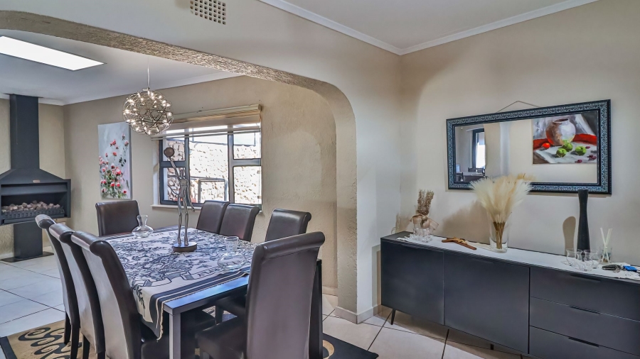 4 Bedroom Property for Sale in Meredale Gauteng