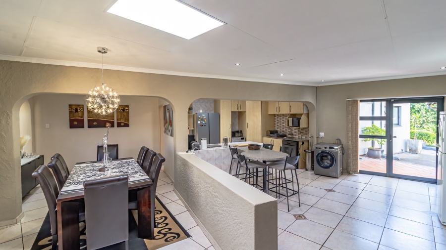 4 Bedroom Property for Sale in Meredale Gauteng