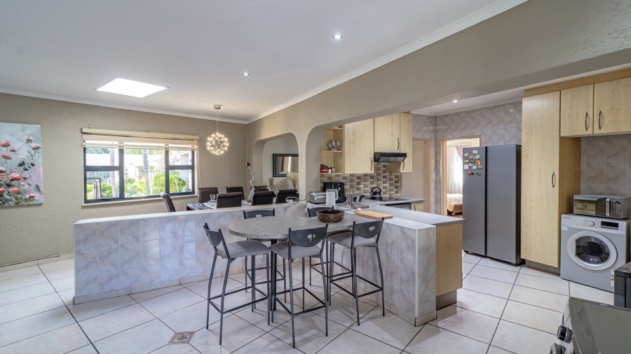4 Bedroom Property for Sale in Meredale Gauteng