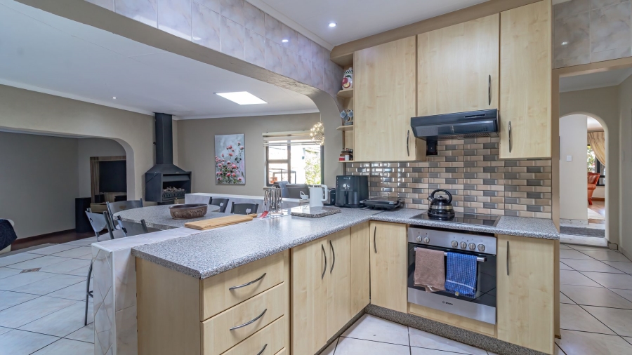 4 Bedroom Property for Sale in Meredale Gauteng