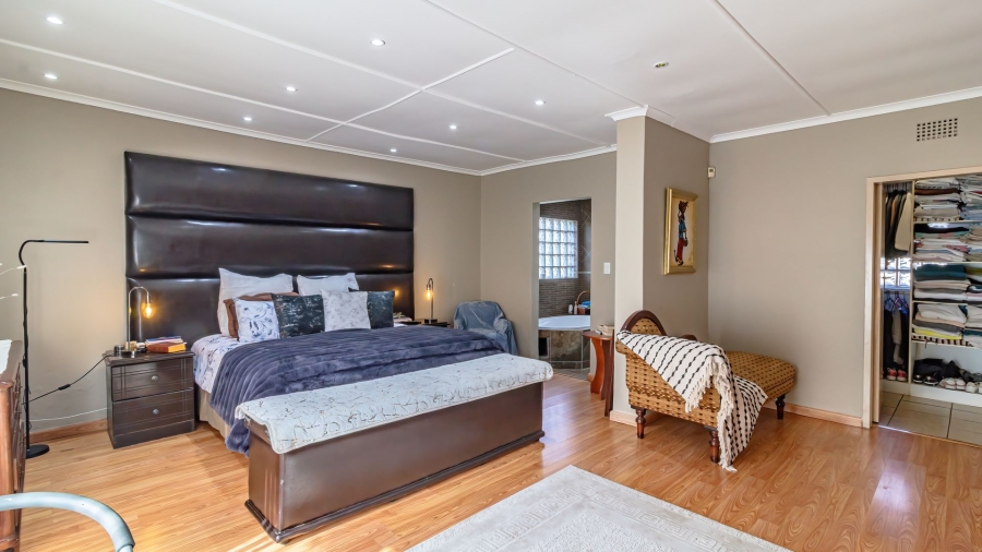 4 Bedroom Property for Sale in Meredale Gauteng