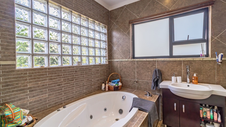 4 Bedroom Property for Sale in Meredale Gauteng