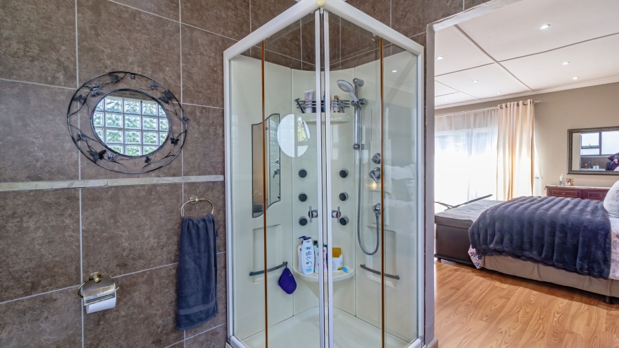 4 Bedroom Property for Sale in Meredale Gauteng