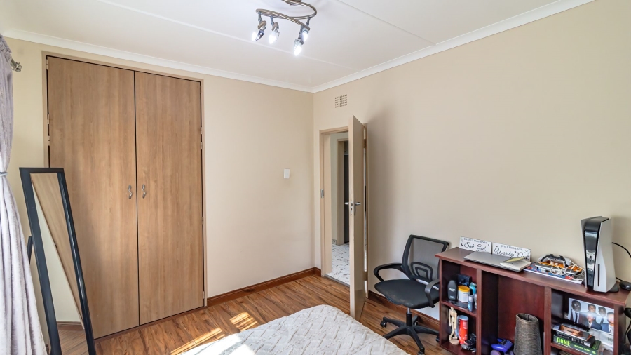 4 Bedroom Property for Sale in Meredale Gauteng