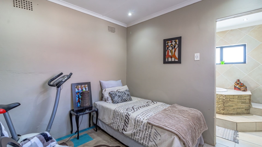 4 Bedroom Property for Sale in Meredale Gauteng