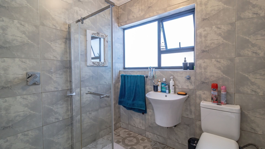 4 Bedroom Property for Sale in Meredale Gauteng
