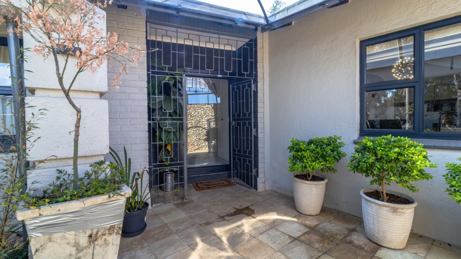 4 Bedroom Property for Sale in Meredale Gauteng