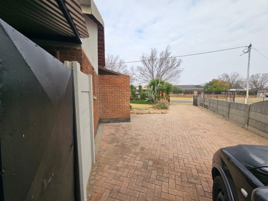 3 Bedroom Property for Sale in Visagie Park Gauteng