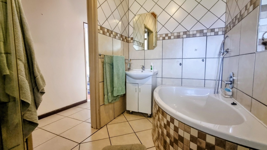 3 Bedroom Property for Sale in Sonland Park Gauteng