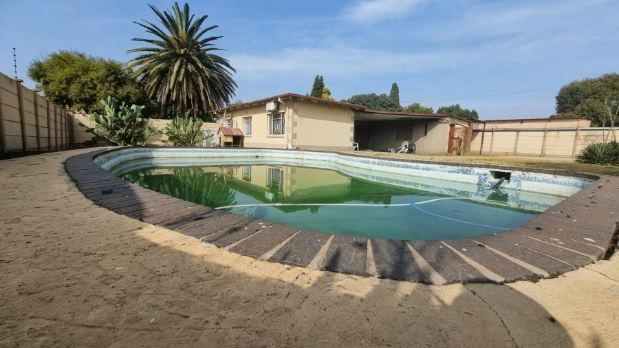 3 Bedroom Property for Sale in Sonland Park Gauteng