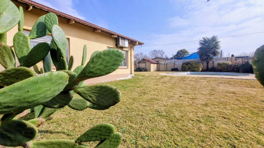 3 Bedroom Property for Sale in Sonland Park Gauteng