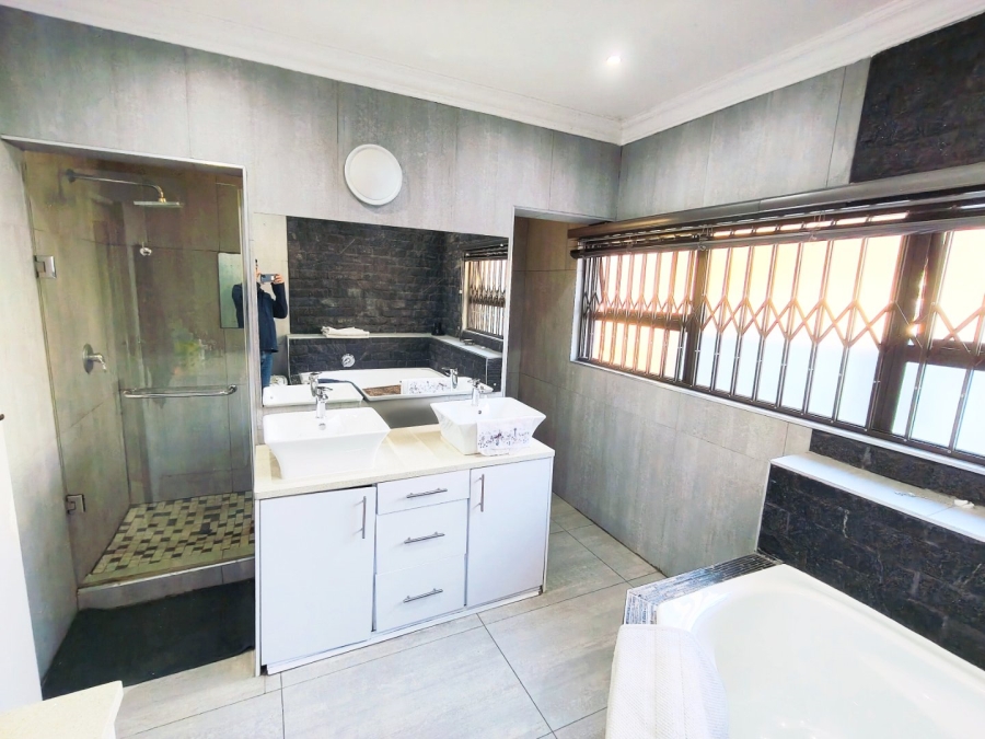 Commercial Property for Sale in Mantevrede Gauteng