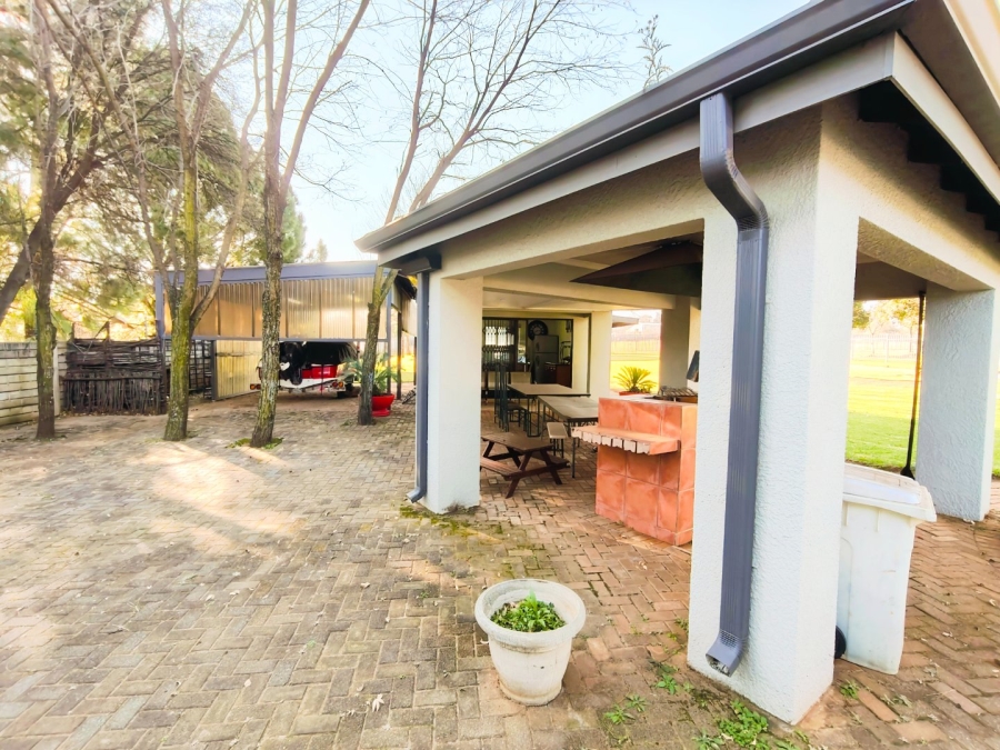 Commercial Property for Sale in Mantevrede Gauteng