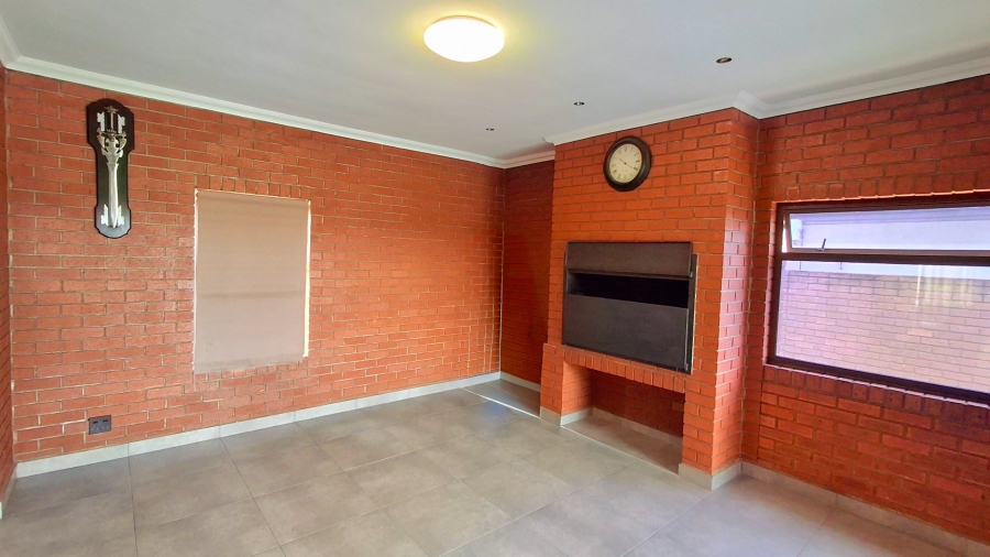 5 Bedroom Property for Sale in Vanderbijlpark SE 8 Gauteng