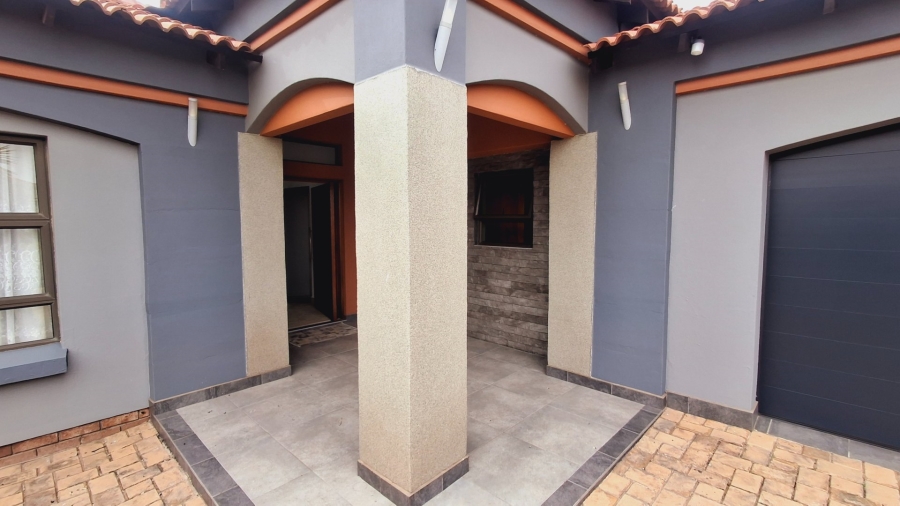 5 Bedroom Property for Sale in Vanderbijlpark SE 8 Gauteng