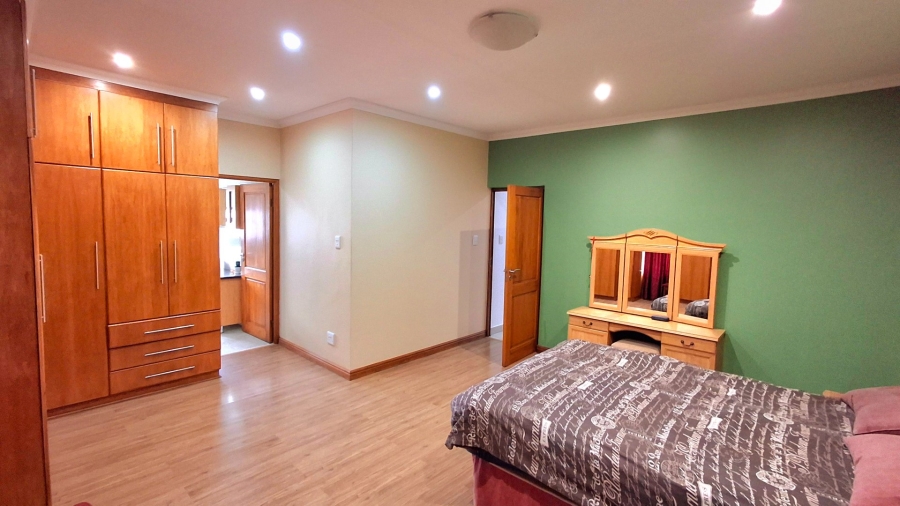 5 Bedroom Property for Sale in Vanderbijlpark SE 8 Gauteng