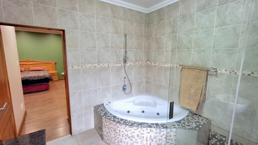 5 Bedroom Property for Sale in Vanderbijlpark SE 8 Gauteng
