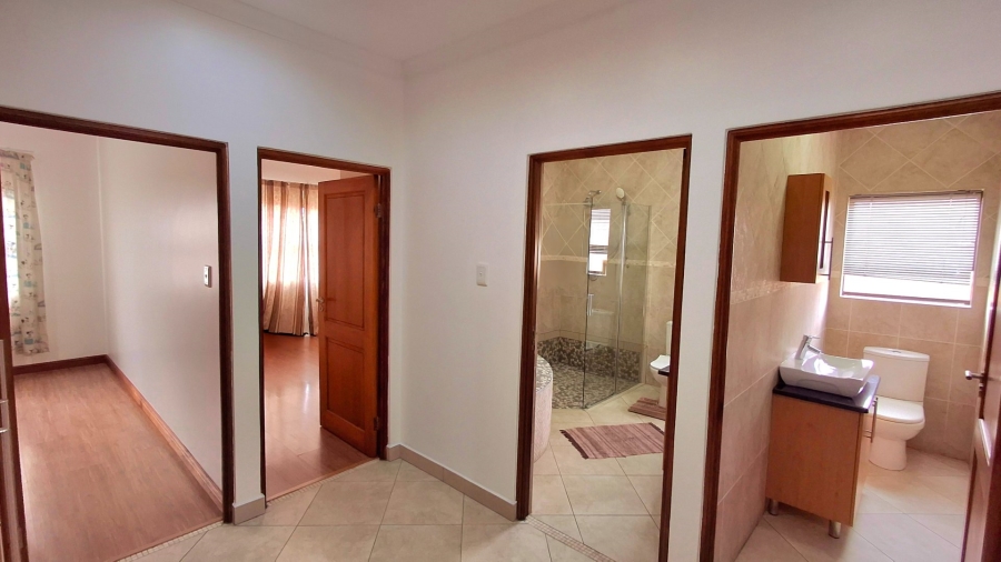 5 Bedroom Property for Sale in Vanderbijlpark SE 8 Gauteng