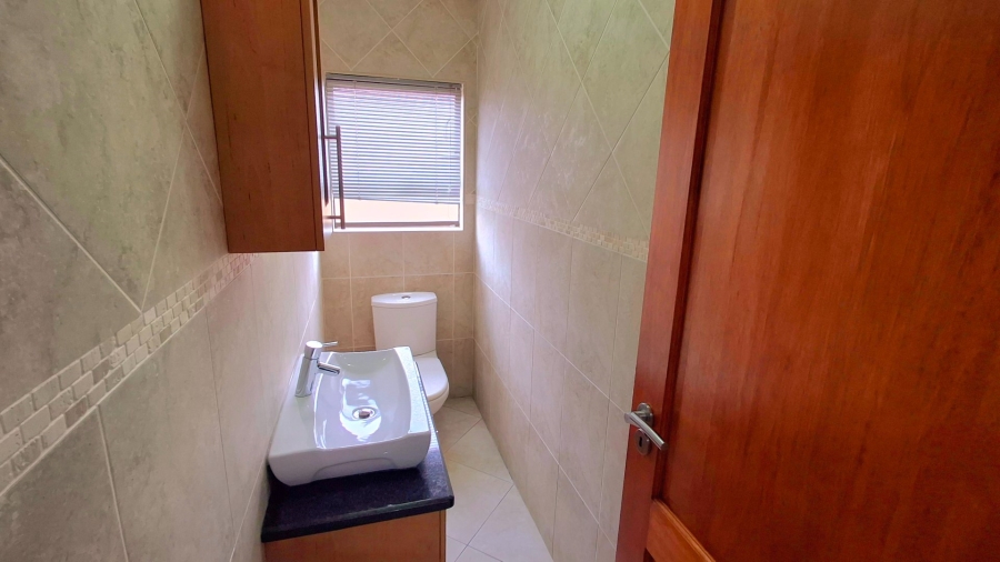 5 Bedroom Property for Sale in Vanderbijlpark SE 8 Gauteng