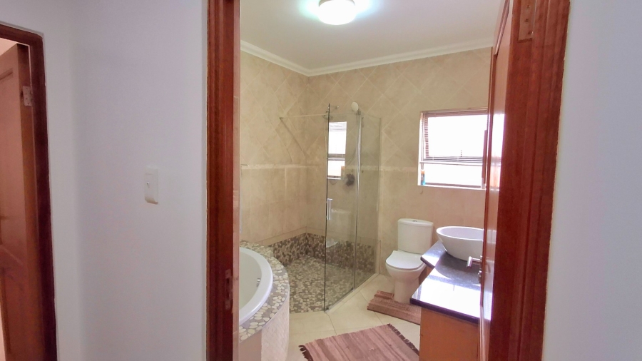 5 Bedroom Property for Sale in Vanderbijlpark SE 8 Gauteng