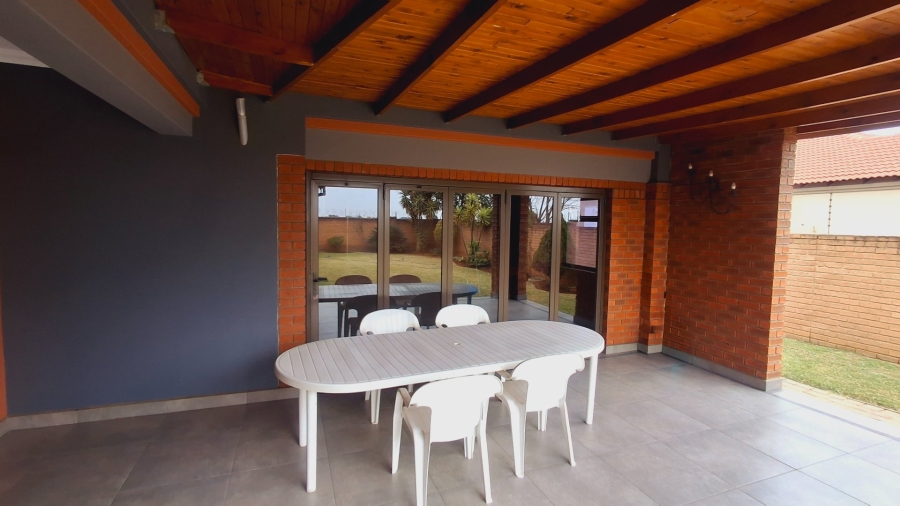 5 Bedroom Property for Sale in Vanderbijlpark SE 8 Gauteng