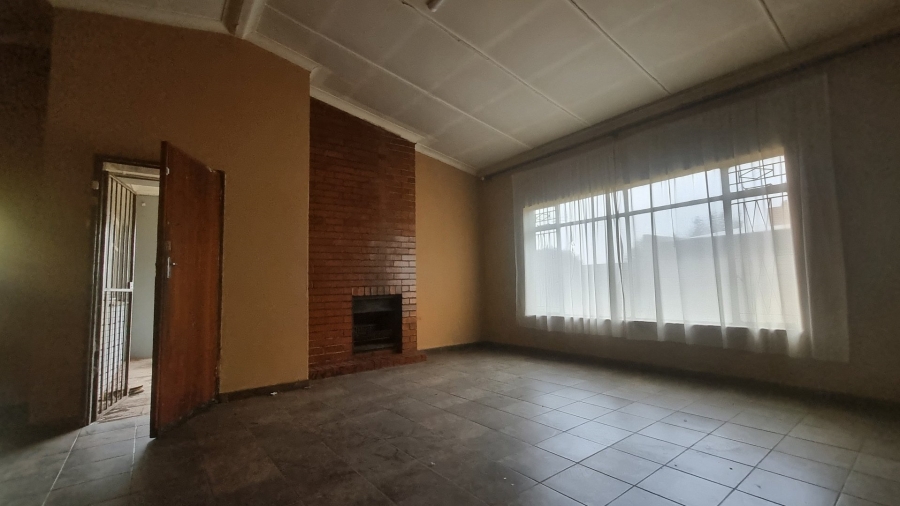 5 Bedroom Property for Sale in Sonland Park Gauteng