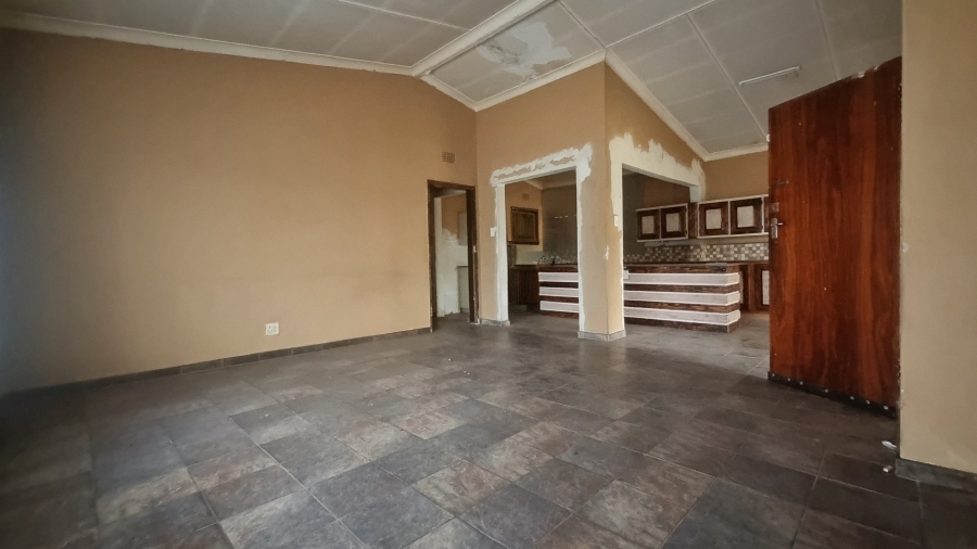 5 Bedroom Property for Sale in Sonland Park Gauteng