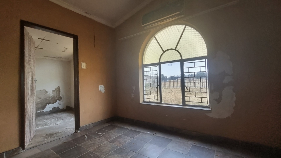 5 Bedroom Property for Sale in Sonland Park Gauteng