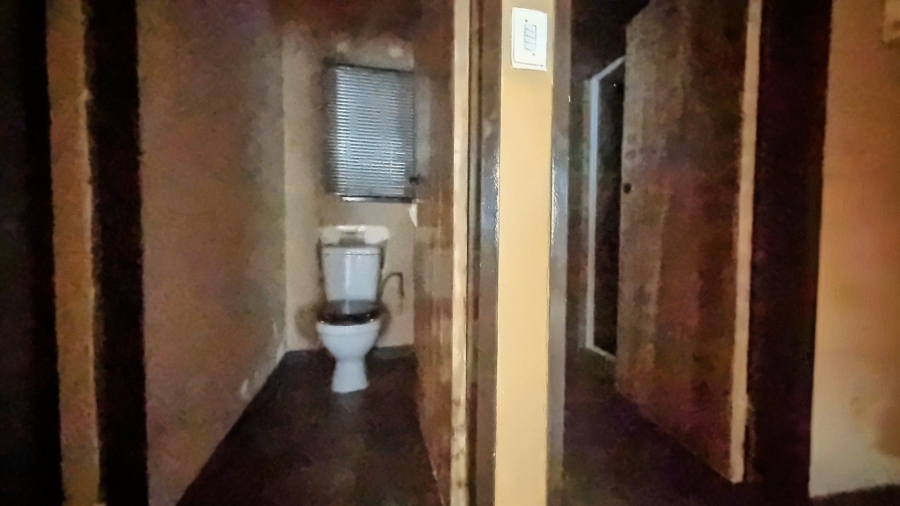 5 Bedroom Property for Sale in Sonland Park Gauteng