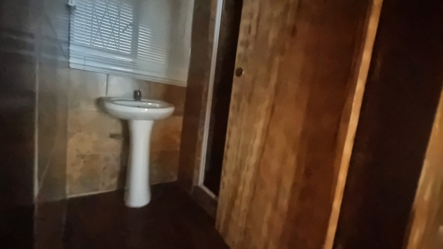 5 Bedroom Property for Sale in Sonland Park Gauteng
