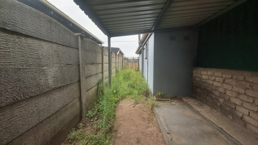5 Bedroom Property for Sale in Sonland Park Gauteng