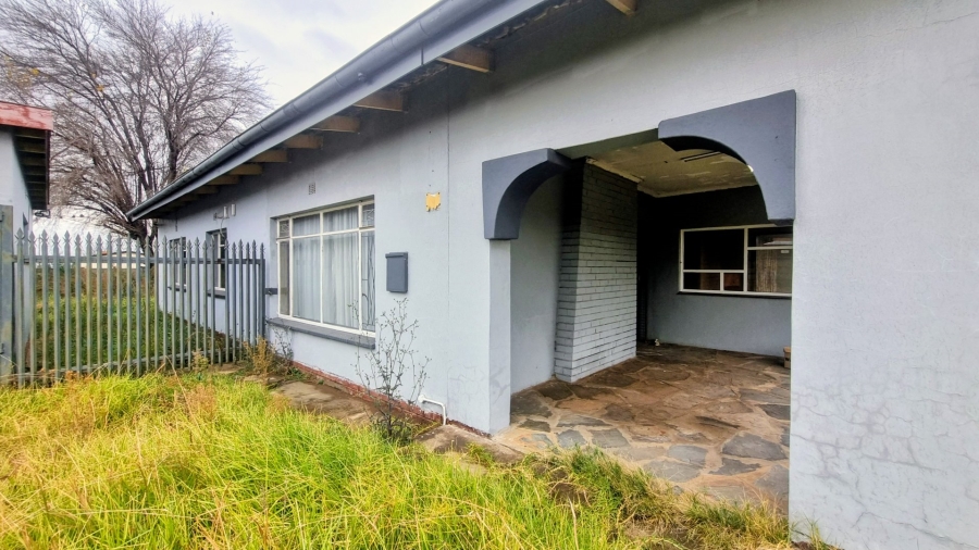 5 Bedroom Property for Sale in Sonland Park Gauteng