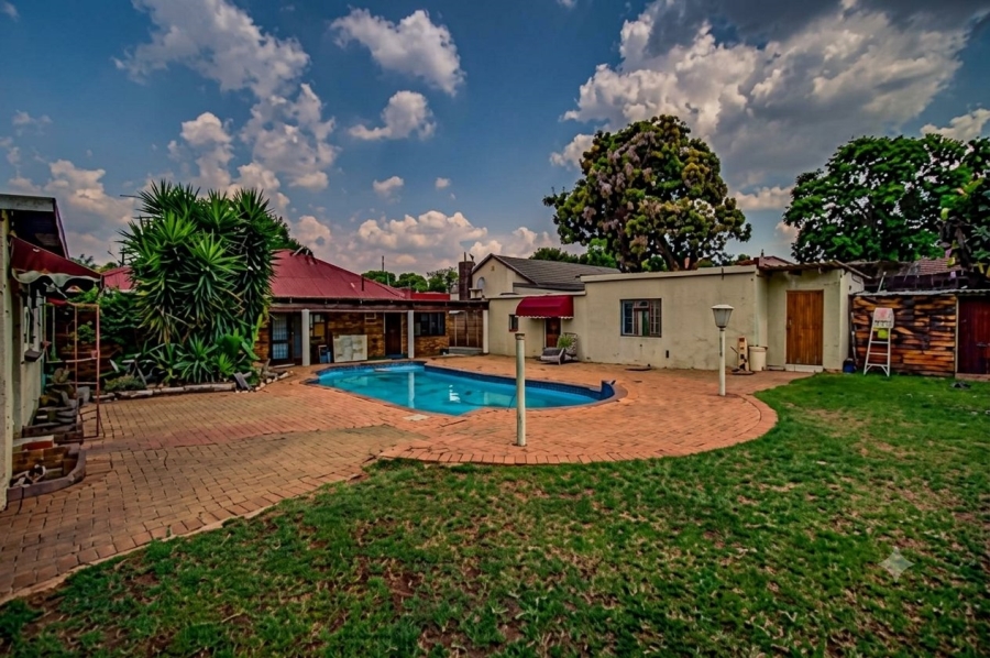 4 Bedroom Property for Sale in Hurlyvale Gauteng
