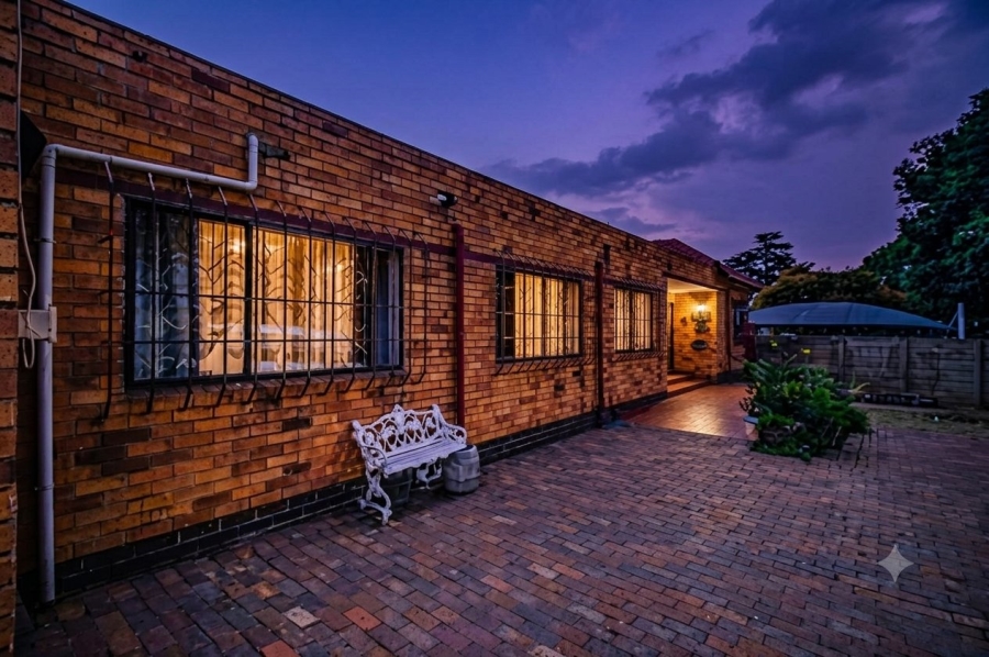 4 Bedroom Property for Sale in Hurlyvale Gauteng