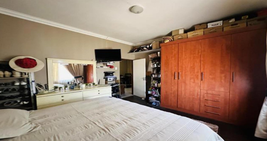 5 Bedroom Property for Sale in Elsburg Gauteng