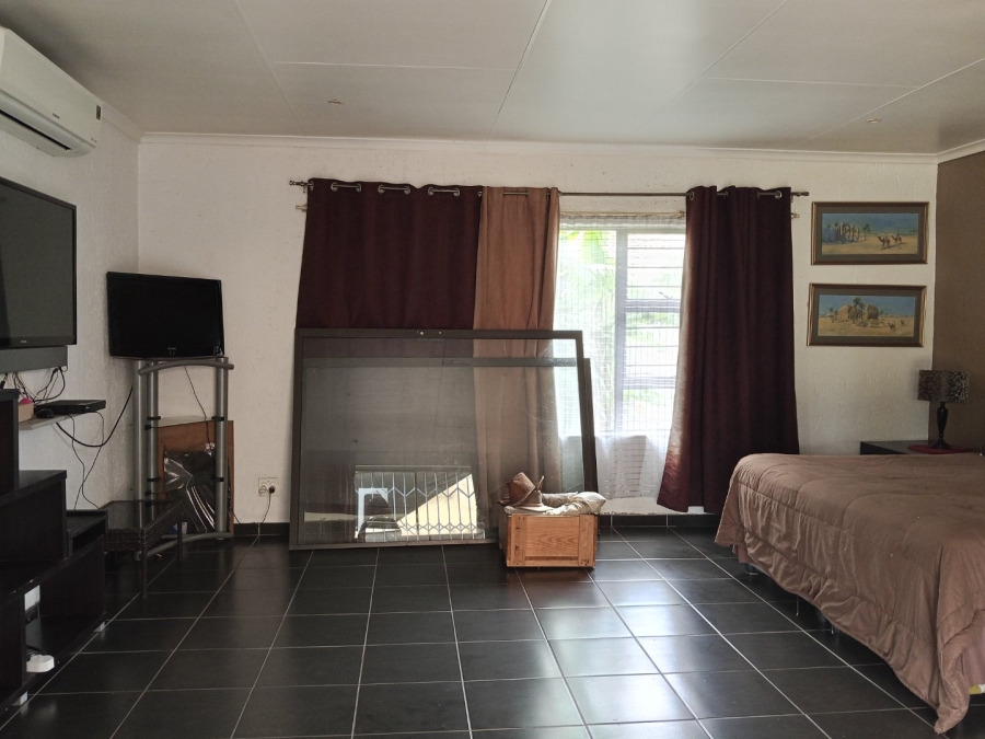 8 Bedroom Property for Sale in Dalpark Ext 1 Gauteng