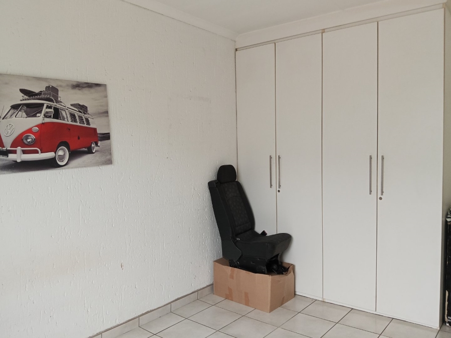 8 Bedroom Property for Sale in Dalpark Ext 1 Gauteng