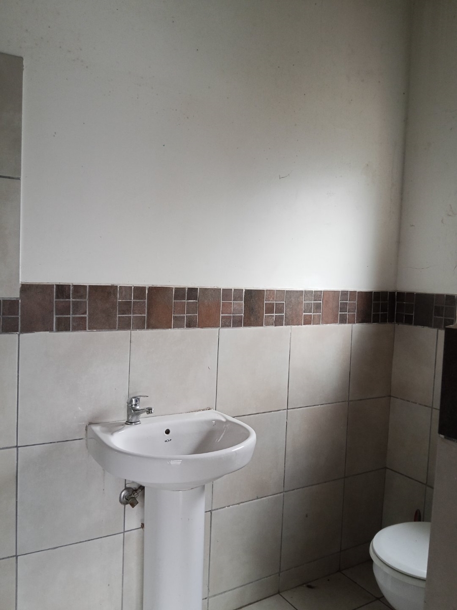 8 Bedroom Property for Sale in Dalpark Ext 1 Gauteng