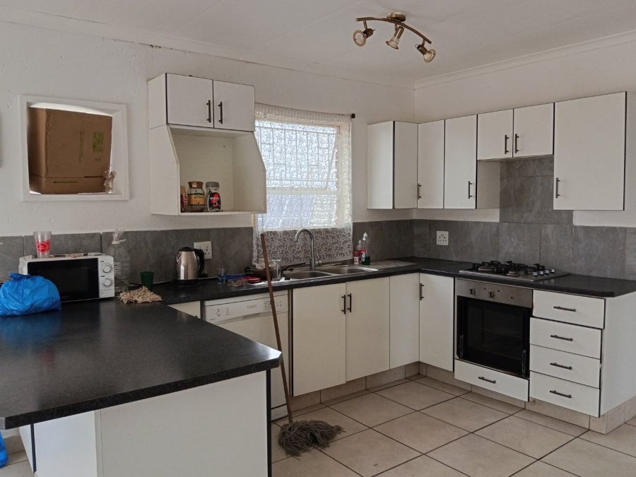 8 Bedroom Property for Sale in Dalpark Ext 1 Gauteng