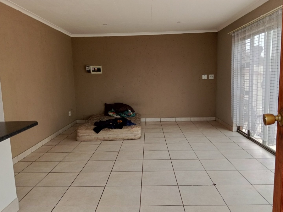 8 Bedroom Property for Sale in Dalpark Ext 1 Gauteng